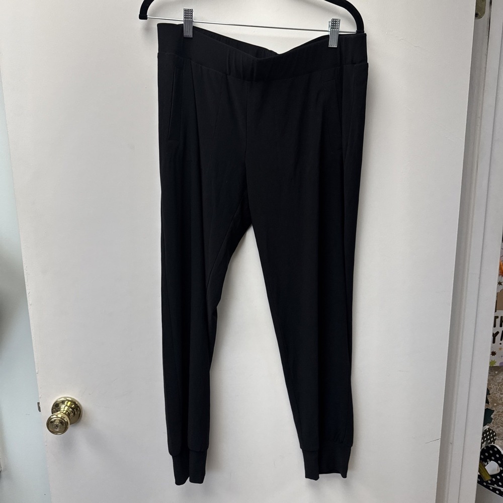 Normakamali Joggers Size L